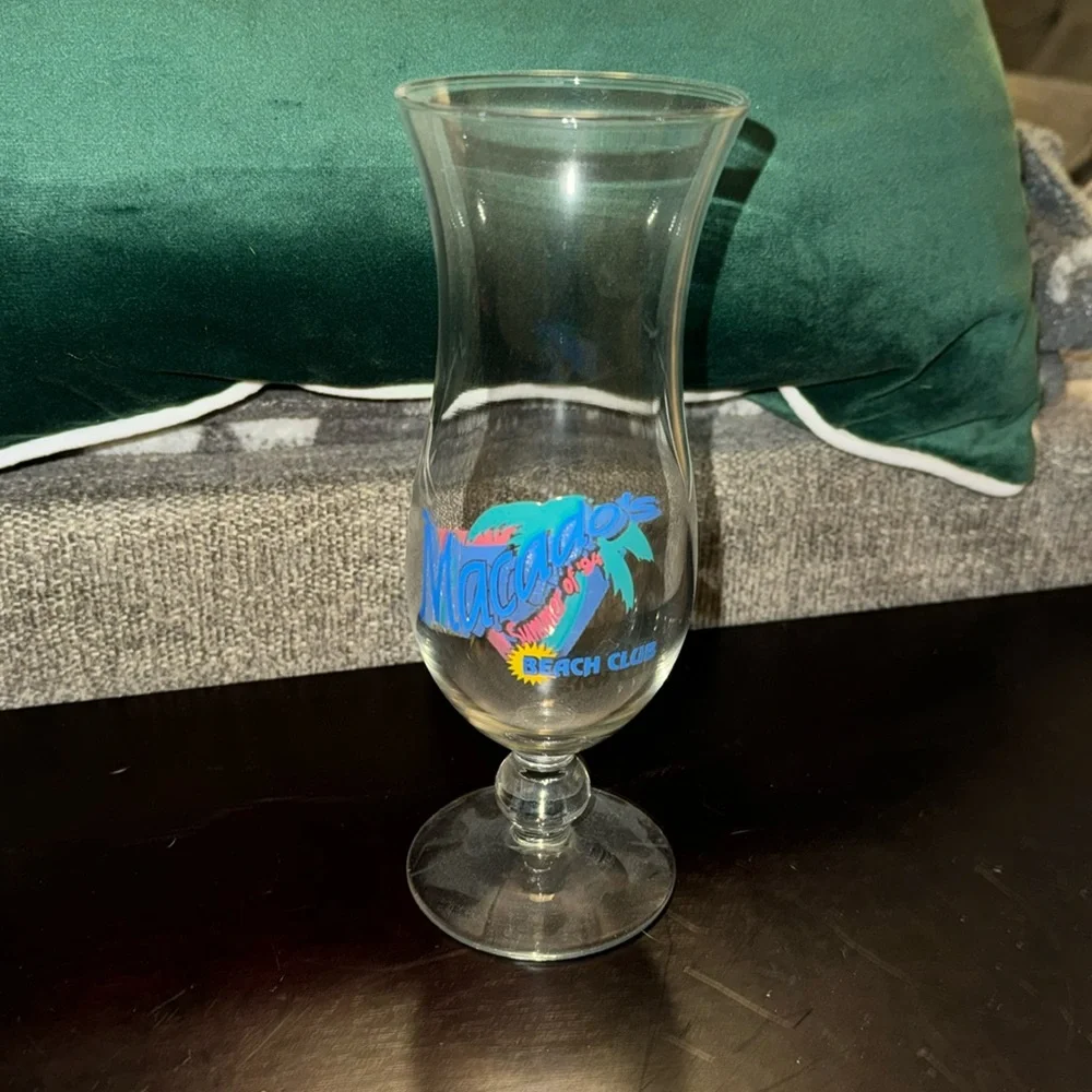 Macado’s Beach Club Hurricane Glass